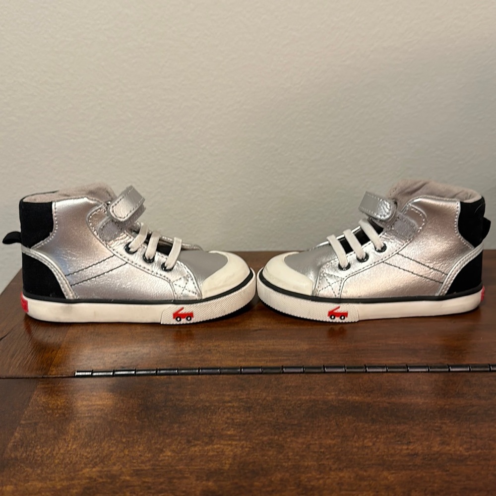 SEE KAI RUN Dane Sneaker, Toddler Shoe, Size 8 (Silver)
